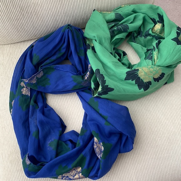 Two infinity scarves - Picture 2 of 4